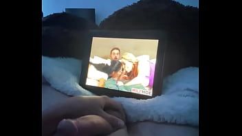 play Kutas robi się ogromny podczas oglądania porno: sperma na końcu