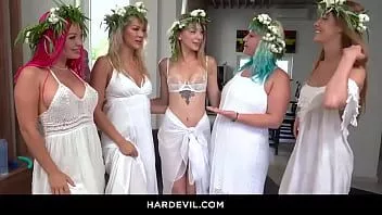 Play Five horny lesbians having anal fun