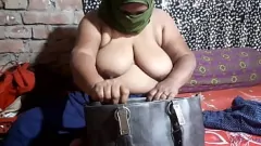 Redare Sesiunea de dragoste aburitoare a lui Desi Bhabhi