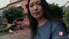 Abspielen MILFs kraftvoller Körper von Sperma bedeckte: Titten, Blowjob, Fingern und mehr!
