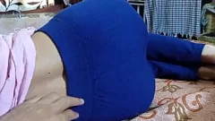 Abspielen Desi Delight: Leidenschaftliche Stiefgeschwisterromanze mit rasierter Muschi und Lecken in Nahaufnahme