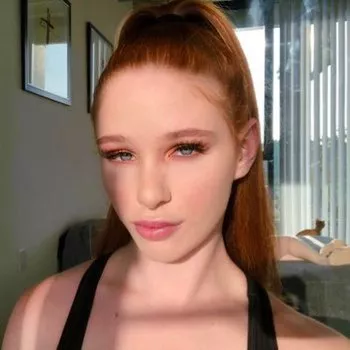 Pornoster Scarlett Snow